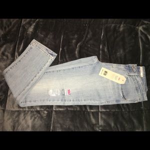 Mid rise skinny Levi jeans